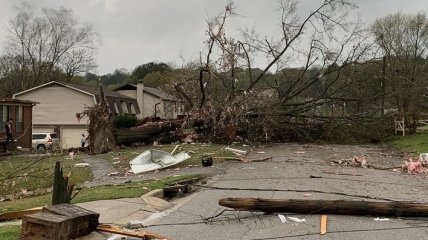 Смертельное торнадо в США: разрушения сняли на фото и видео