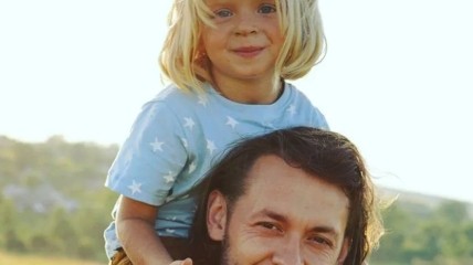 На фото - Александр Буша с младшим сыном Леоном