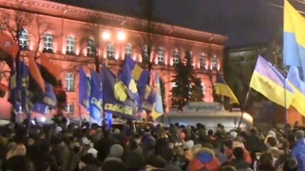 В Киеве проходит факельное шествие в честь дня рождения Бандеры (фото, видео)