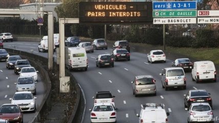 Париж введет запрет на дизельные и бензиновые авто