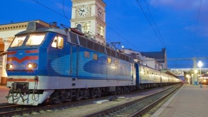 "Укрзализныця" назначила 210 дополнительных "новогодних" рейсов