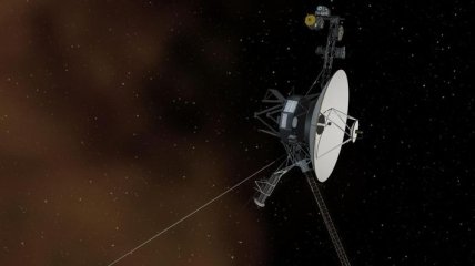 "Старичок" опять в строю: NASA восстановило связь с "Вояджер-2"