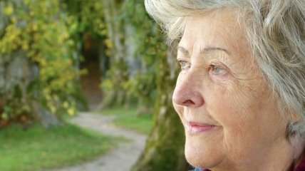 COVID-19: что должны делать люди старше 60 лет и люди с хроническими заболевания