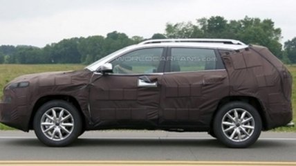 Jeep Cherokee 2017 заметили фотошпионы