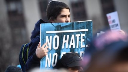 В Нью-Йорке провели шествие против антисемитизма (Фото)