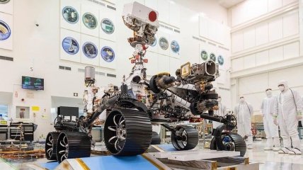 Не телескопом единым: NASA отложило запуск марсохода