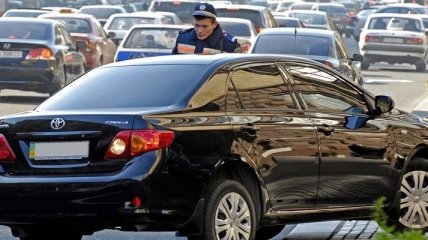Азаров: "Мажоров"-нарушителей на дорогах нужно жестко наказывать