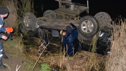 В Ромнах утонул автомобиль «Toyota Prado»