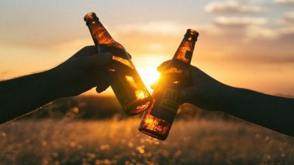 Ученые нашли связь между количеством выпитого алкоголя и продолжительностью жизни 