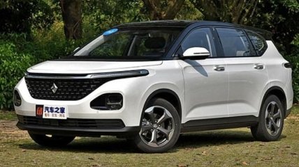 General Motors начала продажи нового кросс-вэна Baojun RM-5