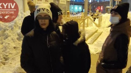 "Давно уже должны сидеть": в Киеве на горячем поймали группу юных карманников (фото)