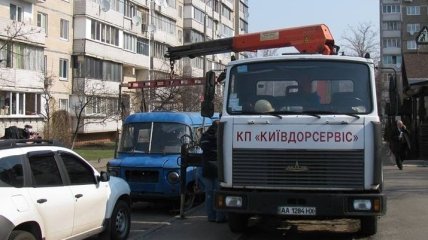 КГГА поручила проверить все районы Киева на наличие старых брошенных авто