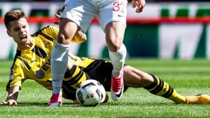 Полузащитник дортмундской "Боруссии" получил перелом ноги