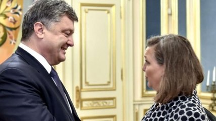 Порошенко обсудил с Нуланд возможность усиления финансовой помощи Украине