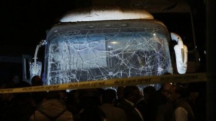 Число жертв подрыва туристического автобуса в Египте увеличилось