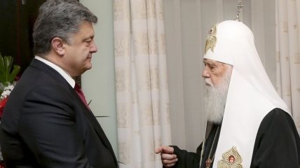 Порошенко поздравил патриарха Филарета с 87-летием