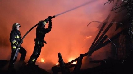 Пожар в Днепре: ночью горел цех по изготовлению туалетной бумаги