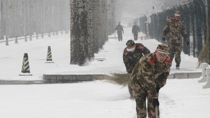 На востоке Китая из-за снегопадов нарушено транспортное сообщение