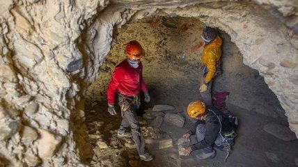 Археологи решились исследовать древние пещеры в Непале