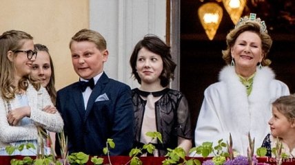 Норвежский принц смутил королевскую семью и по-доброму насмешил публику (Видео)