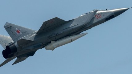 МиГ-31К с ракетой "Кинжал"