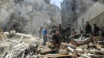 В Сирии авиация снова нанесла удары по Идлибу: 15 жертв