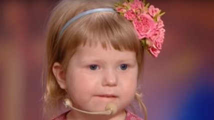 "Україна має талант-8": 2-летняя девочка знает все столицы мира (Видео)