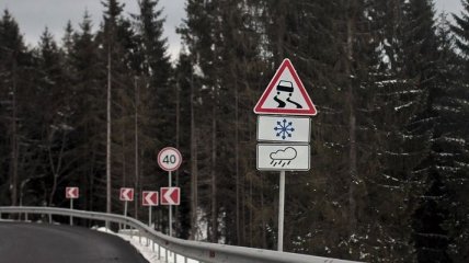 ГСЧС освободили 61 автомобиль из снежных заносов на Закарпатье