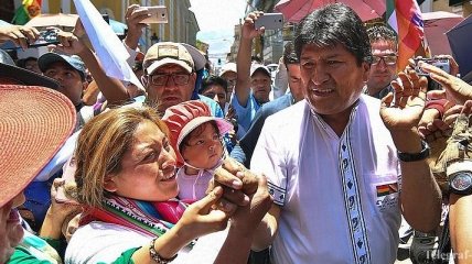 Без скандала не обошлось: кто стал новым президентом Боливии