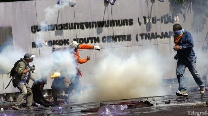 2 человека погибли, 143 получили ранения в столкновениях в Бангкоке