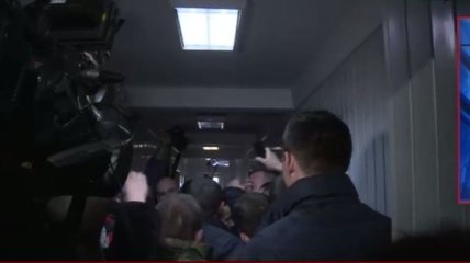 Экс-бойцы роты "Торнадо" прорываются в зал суда