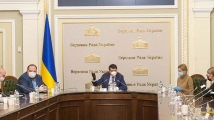 Руководство Рады созывает глав фракций и групп парламента на совещание