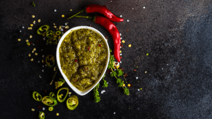 Аджика із зелених помідорів (відео)