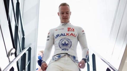 Российского гонщика Формулы-1 кошмарит военная кафедра