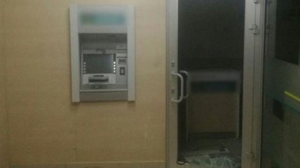 В Харькове неизвестные взорвали банкомат и забрали деньги