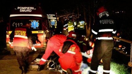 В Румынии автомобиль врезался в столб: погибли 4 человека