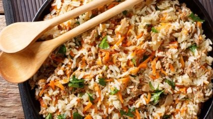 Рецепт дня: рис с фаршем в сметане