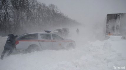 Сильные снегопады в Украине: что происходит на дорогах