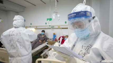Власти Китая отправили в Хубэй тысячи медиков для борьбы с коронавирусом