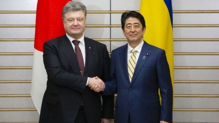Японский премьер по достоинству оценил борьбу Украины с угрозами
