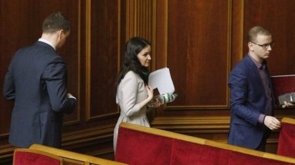 ВККС продлила на месяц срок отстранения судей Царевич и Вовка