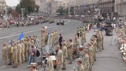 В Киеве проходит репетиция парада ко Дню Независимости (Видео)