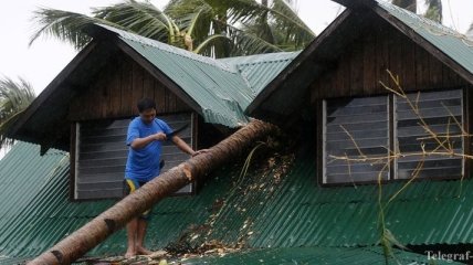 Тайфун, который обрушился на Филиппины, ослаб