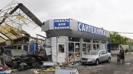 В Донецке прогремели взрывы на рынке: есть погибшие (фото)