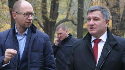 Оболонский суд может допросить по делу о госизмене Януковича Авакова и Яценюка