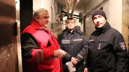В Киеве спасатели проверяют подземные укрытия