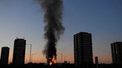 В Лондоне пожар в 27-этажном доме: жильцов эвакуируют
