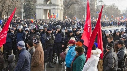 В Молдове протестующие направляются к Конституционному суду 