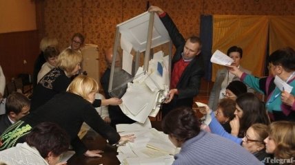 Литвин считает, что выборы состоялись "по-украински"