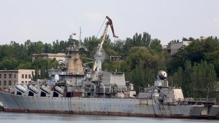 Киев обвиняют в нежелании продать крейсер "Украина" для погашения задолженностей